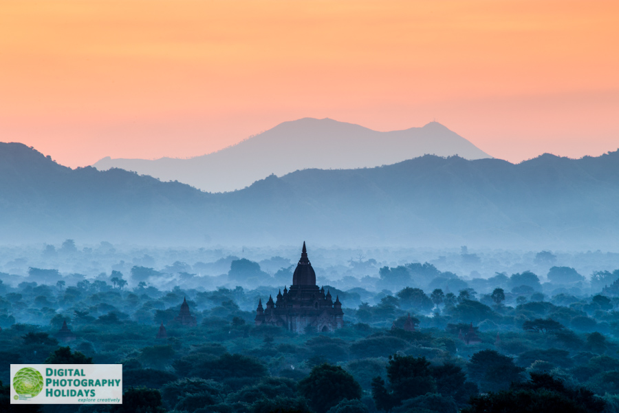 digital travel photography holidays vacations tours to Burma myanmar hosted by Stephen Studd, Bagan temples